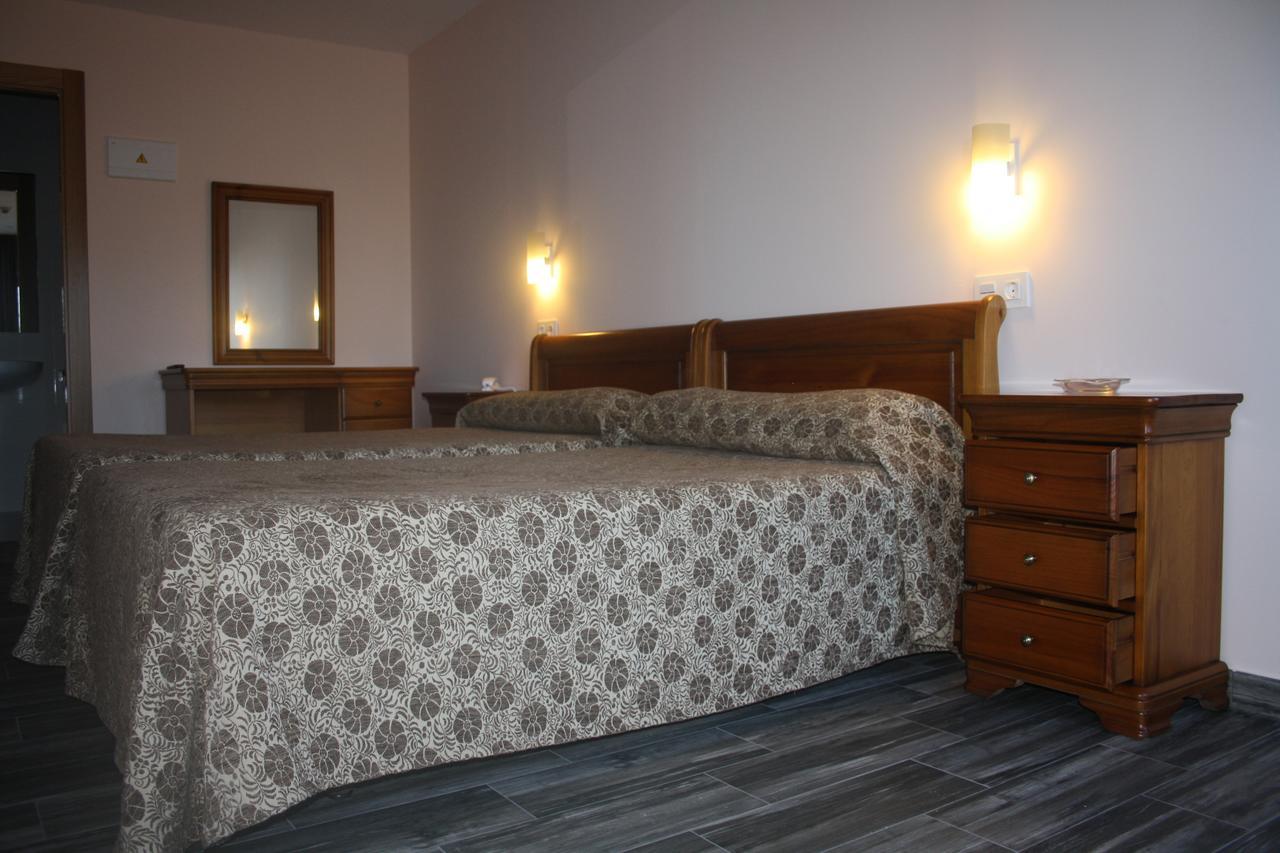 Hotel Lupa Сан-Хуан-де-Пиньера Экстерьер фото
